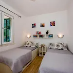 Zora Trogir