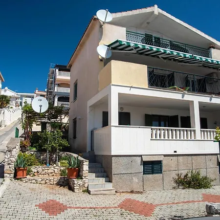 Zora Trogir
